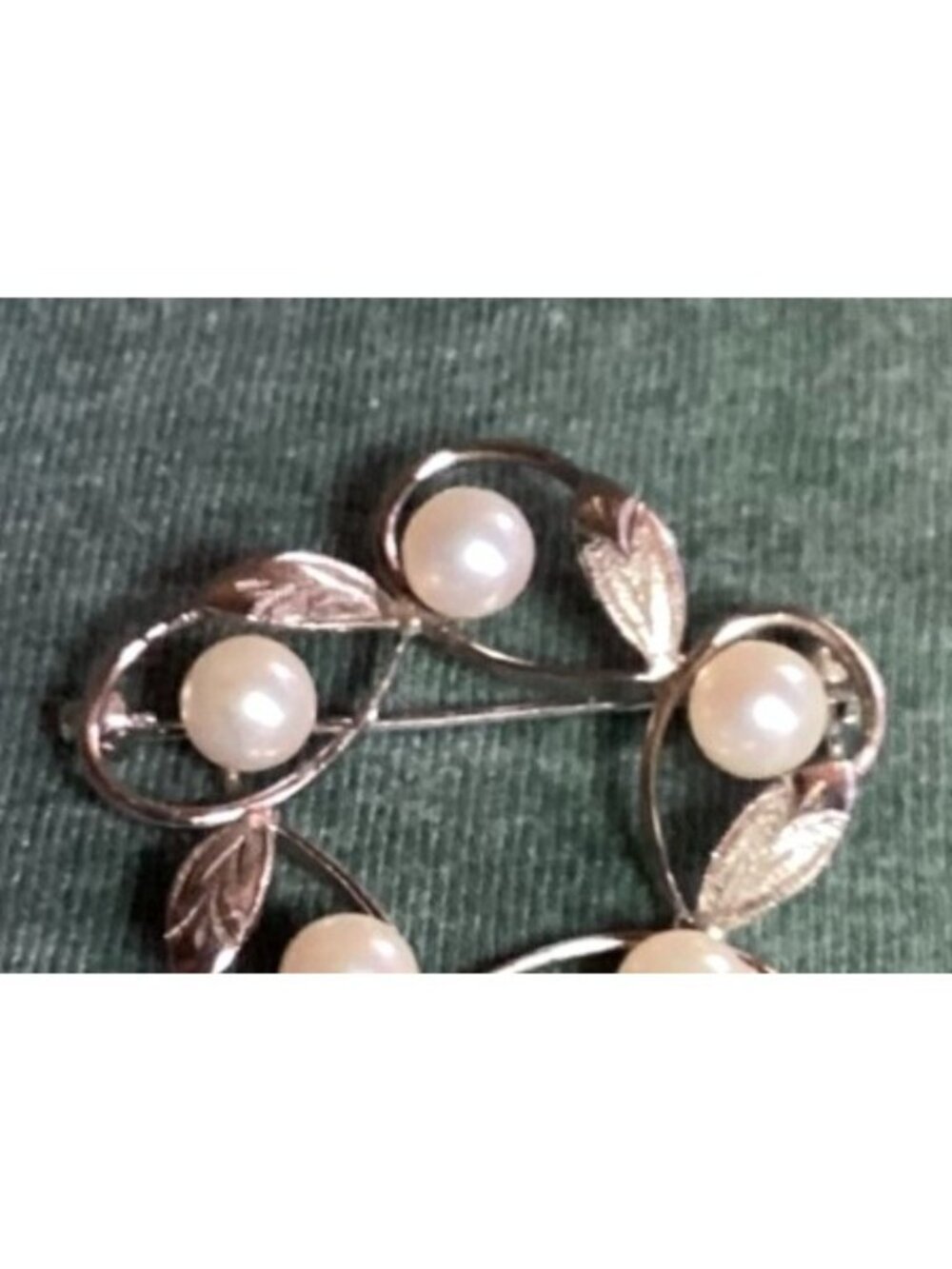Vintage Pearl Wreath Brooch Pin Pendant Silver Tone Leaf & Vine Design - Picture 2 of 4